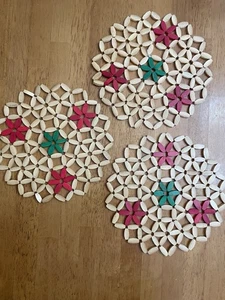 Set Of 3 Vintage Flat Wooden Beads Trivets/Hot Pads/Coasters Christmas Colors - Picture 1 of 5