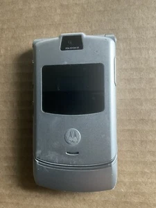 Original Motorola RAZR V3 - grau und silber Handy Klapphandy für Ersatzteile - wie besehen - Bild 1 von 4