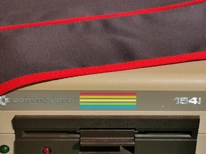 Unidad de disco COMMODORE 1541 - cubierta antipolvo - lona algodón gris grafito - Imagen 1 de 3
