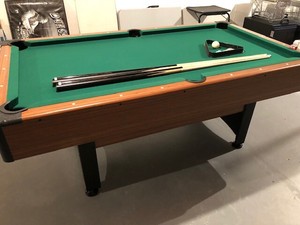 Mizerak Pool Table New Complete with 4 Cues, Set of Balls, Rack etc