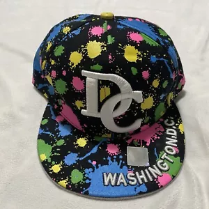 Cappello Flat Bill Splatter Vernice Neon Ricamato Washington DC Taglia XL City Splatter - Foto 1 di 11