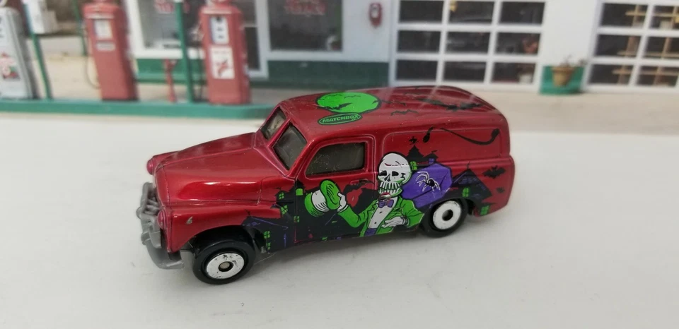 Matchbox FJ Holden 2005 panel furgoneta granate rojo juego Skeleton MB282 1:58 coche Foto 1 de 4