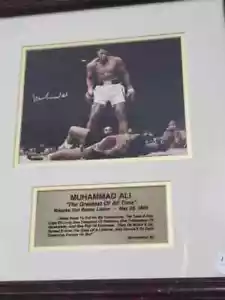 Muhammad Ali Autographed Boxing Legend Signed 8x10 Photo Framed - Picture 1 of 3