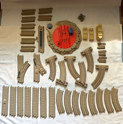 Trackmaster Thomas & Friends ~ THOMAS AT TIDMOUTH SHEDS Incomplete 40pcs 2006 - Image 1 of 4