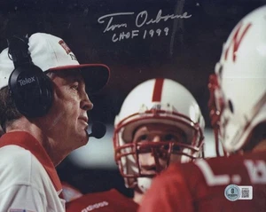 TOM OSBORNE NEBRASKA CHOF 1999 SIGNED AUTOGRAPHED 8X10 PHOTO BECKETT BP26581 - Picture 1 of 1