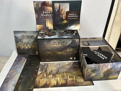 Edge of Darkness 卡制作系统 Kickstarter 捆绑出售物品 2019 AEG 完整盒 — 第 1/4 张图片