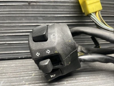 Interruptor de manillar izquierdo Suzuki GSXR750 2002, interruptor de señal de giro #103257 Foto 1 de 4