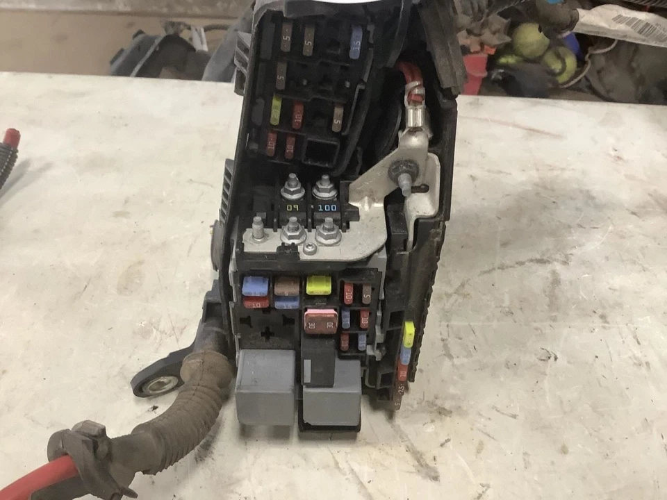 Caja de fusibles motor S60 compatible con 12-13 VOLVO 60 SERIES 337248 Foto 1 de 4