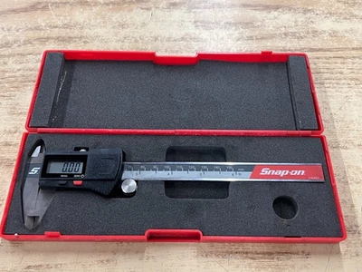 Snap-On CAL6EA 6-inch (150mm) Electronic Digital Caliper W/ Case - Image 1 of 4