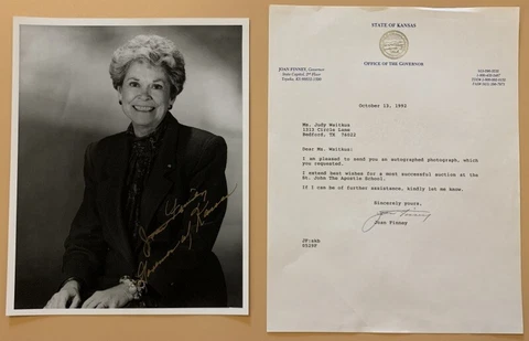 Hand Signed Photograph Kansas Governor Joan Finney With Authenticating Letter Cover