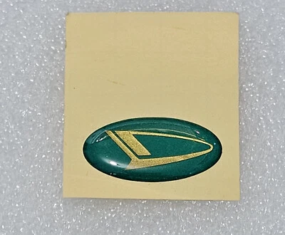 DAIHATSU TAFT FEROZA ROCKY FOURTRAK SPORTRAK STEERING WHEEL EMBLEM BADGE LOGO Foto 1 de 4