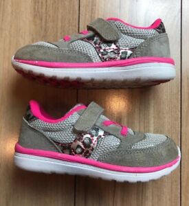 Sz 8M SAUCONY "Baby Jazz Lite" Girls Pink & Gray Animal Print Sneakers EUC Shoes