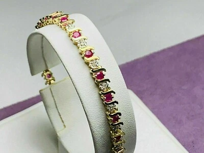 Brazalete de lujo redondo de diamantes y rubíes simulados de 10 quilates para mujer acabado en oro amarillo de 14 quilates Foto 1 de 4