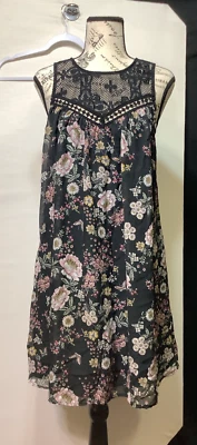 BAILEY BLUE Black Shift Dress with Floral Pattern Women's size Large - Image 1 of 4