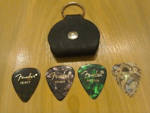 Set Of 3 x Fender 351 Shape Classic Celluloid Guitar Picks Inc. Leather Keyring! - Picture 1 of 6