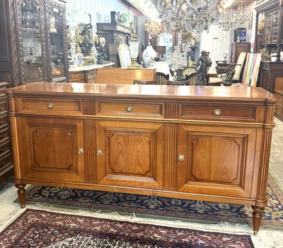 Aparador/buffet francés Luis XVI de madera de arce Foto 1 de 4