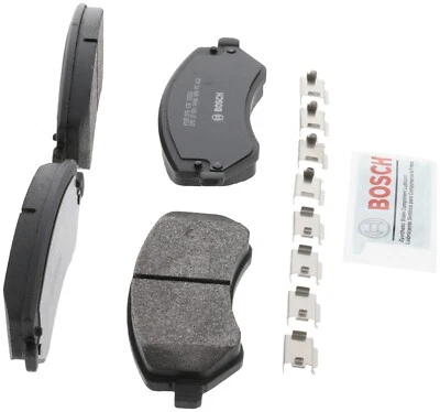 Передние полуметаллические тормозные колодки QuietCast 2003 для Jeep Liberty Bosch 2002-2007 годов выпуска - Изображение 1 из 4