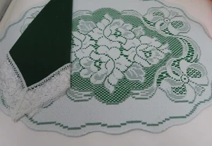 Vintage White Green CutOut  Placemats 4 Napkins 14 Placemats - Picture 1 of 4