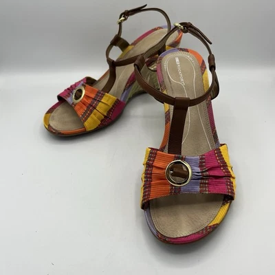 Sandalia de cuña Rockport para mujer alpargata correa en T punta abierta tela de cuero 9 rayas Foto 1 de 4