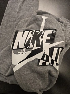 Nike Jumpman Air Jordan Youth L Carbon Gray Jogger Sweatpants - Picture 1 of 3
