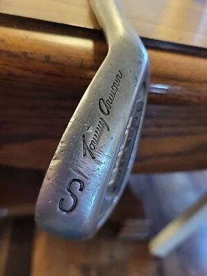 Cuña de arena única Tommy Armour 845s 56 grados para diestros rígida flexible Foto 1 de 4