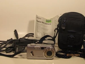 Sony Digital Camera DSC-P10 - 5 Mega Pixels Cyber Shot. - Picture 1 of 10