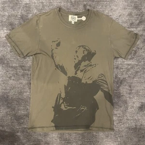 T-shirt uomo vintage Y2K Juicy Couture stampa limitata verde cachi - Foto 1 di 5