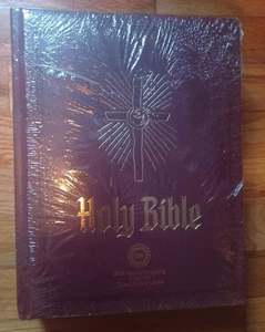 Sealed Large Holy Bible Heirloom Family Bible Red Cover UAW Local 659 12 x 9 x 2 - Foto 1 di 6