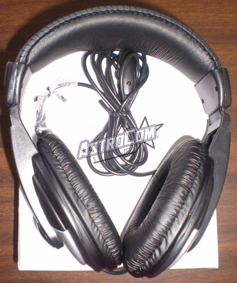 504085-001 HP 3.5mm Jack, Ear-Cup Headphones W/ 6ft Cable and Volume Control - Image 1 of 1