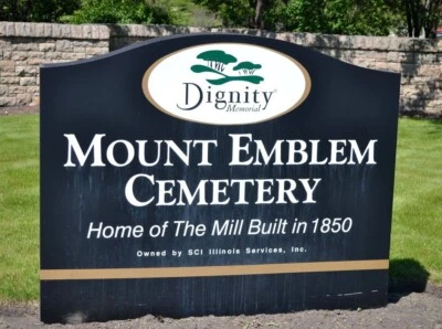 Two Cemetary plots at Mt. Emblem in Elmhurst IL.  Pine section, #3, #4 spots.   - Image 1 of 4