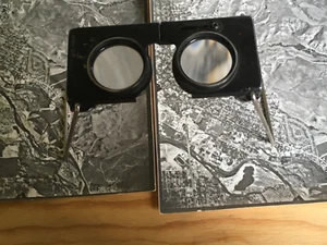 Pocket Stereoscope & 2 Vintage Aerial Photographs of Boise, Idaho Dated 1962 - Bild 1 von 19