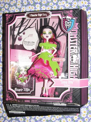 Monster High Draculaura Snow Bite Scarily Ever After Open Complete Target - Image 1 of 4
