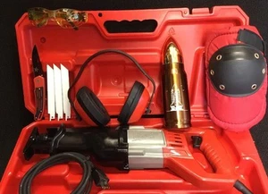 MILWAUKEE SAWZALL 12 AMP WITH CASE, DISPLAY, FREE EXTRAS, FAST SHIP - Picture 1 of 12