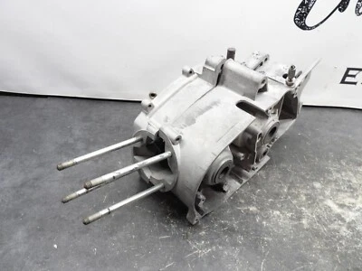 1960’s Suzuki A100 98cc Main Engine Cases      2809 - Imagem 1 de 4