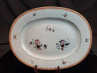 Plato ovalado floral antiguo de porcelana de exportación china de principios del siglo XIX/XX Foto 1 de 4
