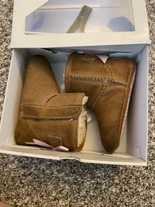 UGG boots infant/toddler Girls size 04/05 Pink Bow New In Box Jesse Bow 2 - Picture 1 of 10
