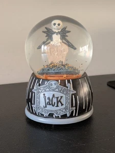DISNEY The Nightmare Before Christmas Jack Skellington Musical RIP Schneekugel - Bild 1 von 8