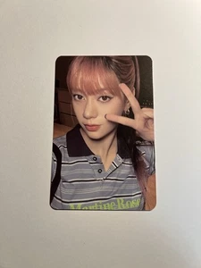 KATSEYE Megan Sucher in Seoul offizielle Fotokarte - Studio Ver. - Bild 1 von 1