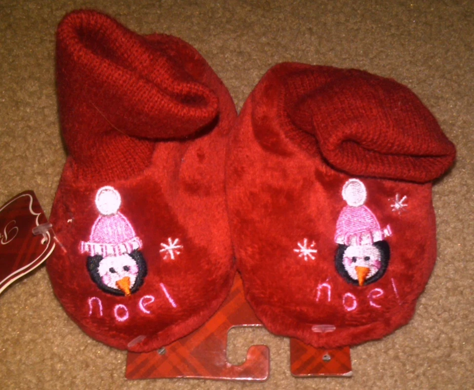 NWT TODDLER RED CHRISTMAS SLIPPERS CUFFED FAUX FUR PENGUINS XS 1-2 - Image 1 of 1