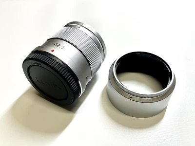 Panasonic H-HS043-S LUMIX G 42.5mm F1.7 ASPH. POWER O.I.S. Silver in Box NEW - Image 1 of 4