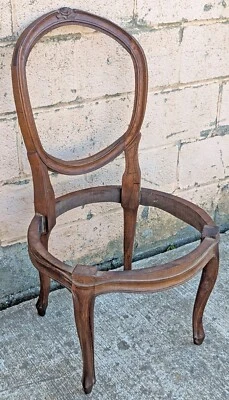 Silla de comedor antigua vintage con respaldo de globo de madera maciza marco con motivo floral Foto 1 de 4