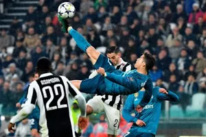 Cristiano Ronaldo Bicycle Kick Goal Art Wall Room Poster - POSTER 11x17 messi - Picture 1 of 1