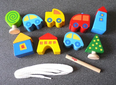 HABA Fädelperlen STADT - 9 große Elemente aus Holz + Fädelhilfe - FÄDELSPIEL - Bild 1 von 4