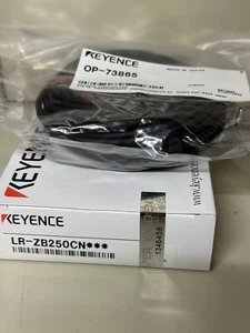 KEYENCE  LR-ZB250CN Square reflective M8 connector type 250mm + OP-73864 SET - Picture 1 of 2