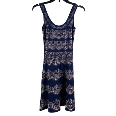 Vestido BCBGMAXAZRIA Tejido Cyndi Sin Mangas Ajuste y Acampanado Azul Marino Combo Talla XXS Foto 1 de 4