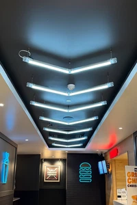 36 x KLEINE Pfeilform LED Beleuchtung Auto Detail Garage Geschäft Decke Wand Leuchten - Bild 1 von 6