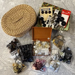 Botones vintage surtidos con cesta con tapa - Imagen 1 de 12