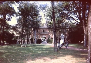 35 MM slide Building Canon Statues Historic Williamsburg VA Transparency - Picture 1 of 1