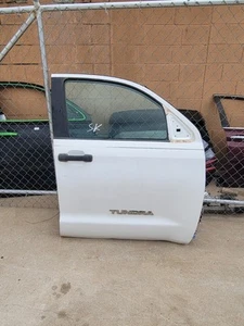 2007 - 2021 Toyota Tundra PASSENGER SIDE FRONT RIGHT Door Assy White COMPLETE - Picture 1 of 16