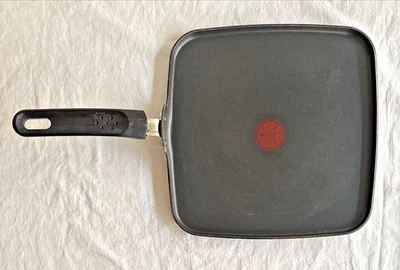 T-Fal Easy Care Padella per griglia quadrata 10 1/2" nero e grigio - Immagine 1 di 4